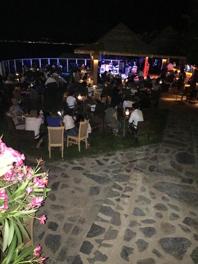 Babaylon Hotel Cesme Bagian luar foto