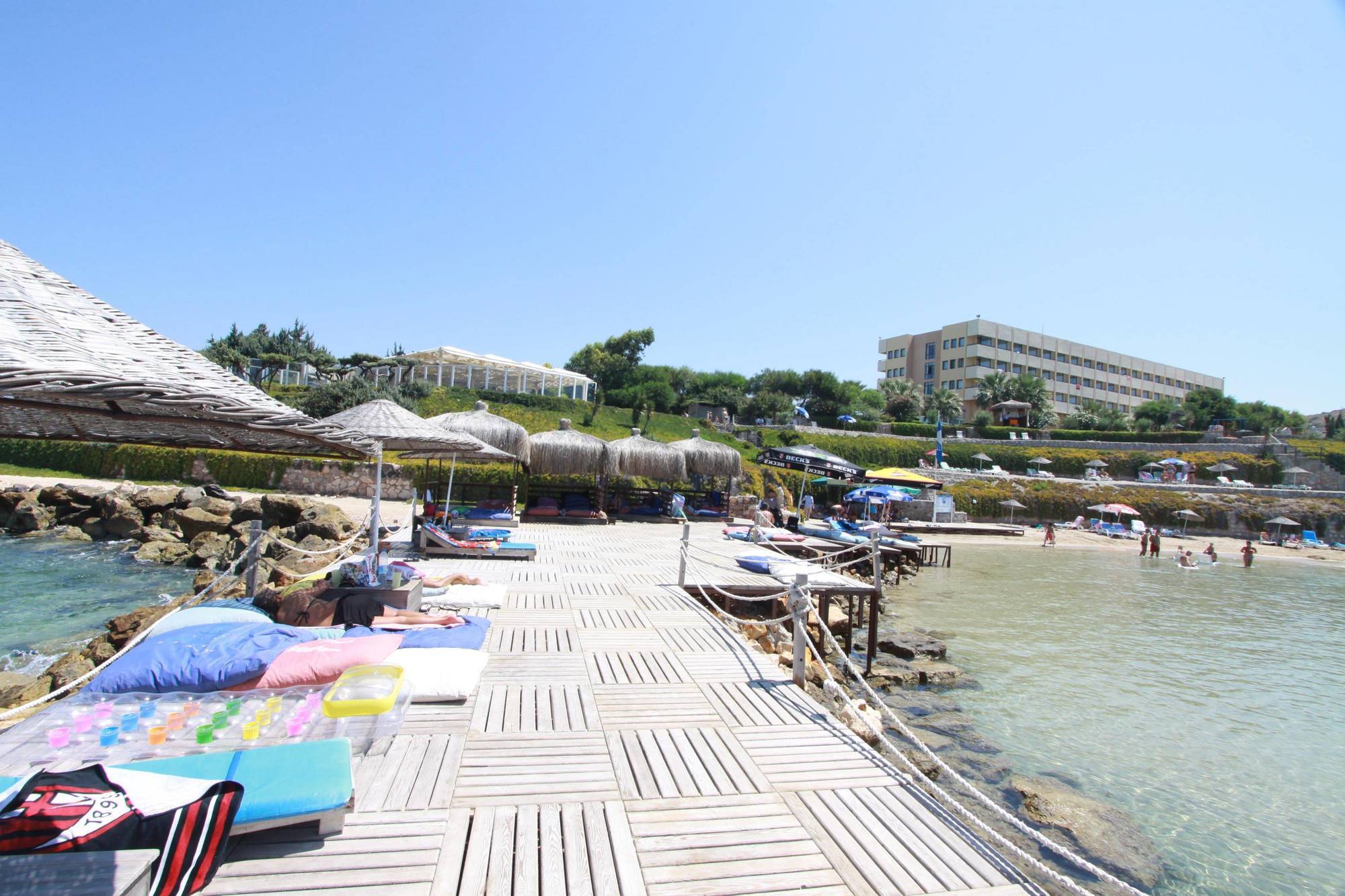 Babaylon Hotel Cesme Bagian luar foto