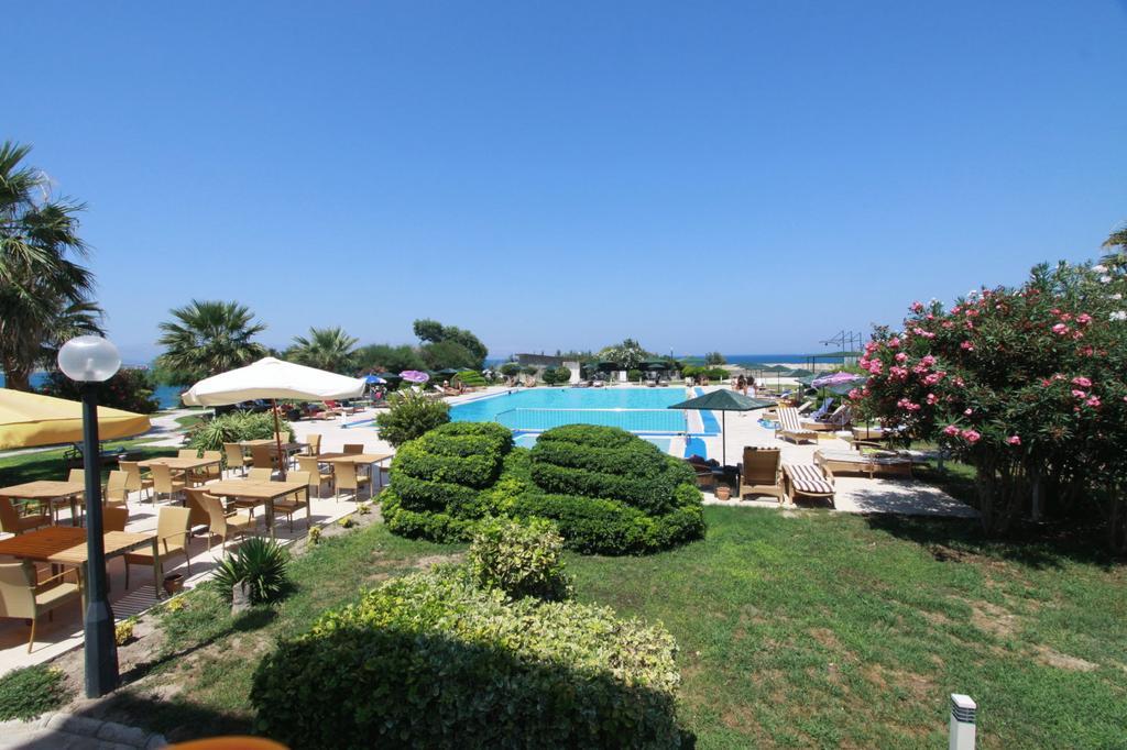 Babaylon Hotel Cesme Bagian luar foto